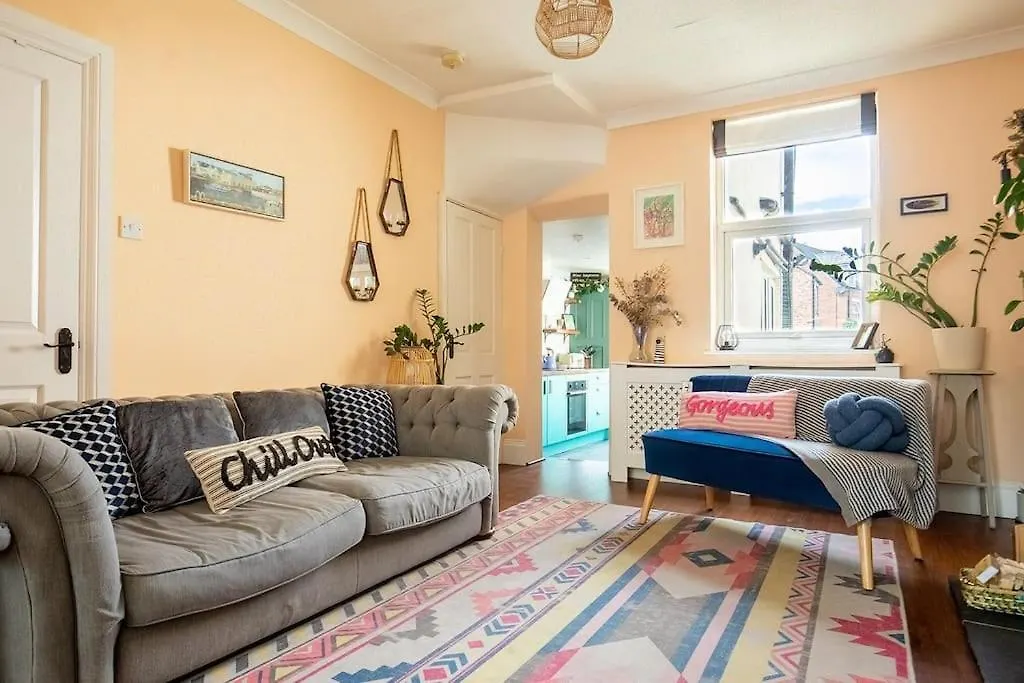 Bridge Terrace - Spacious Living Area, Well Designed & Wood Burner Northallerton
