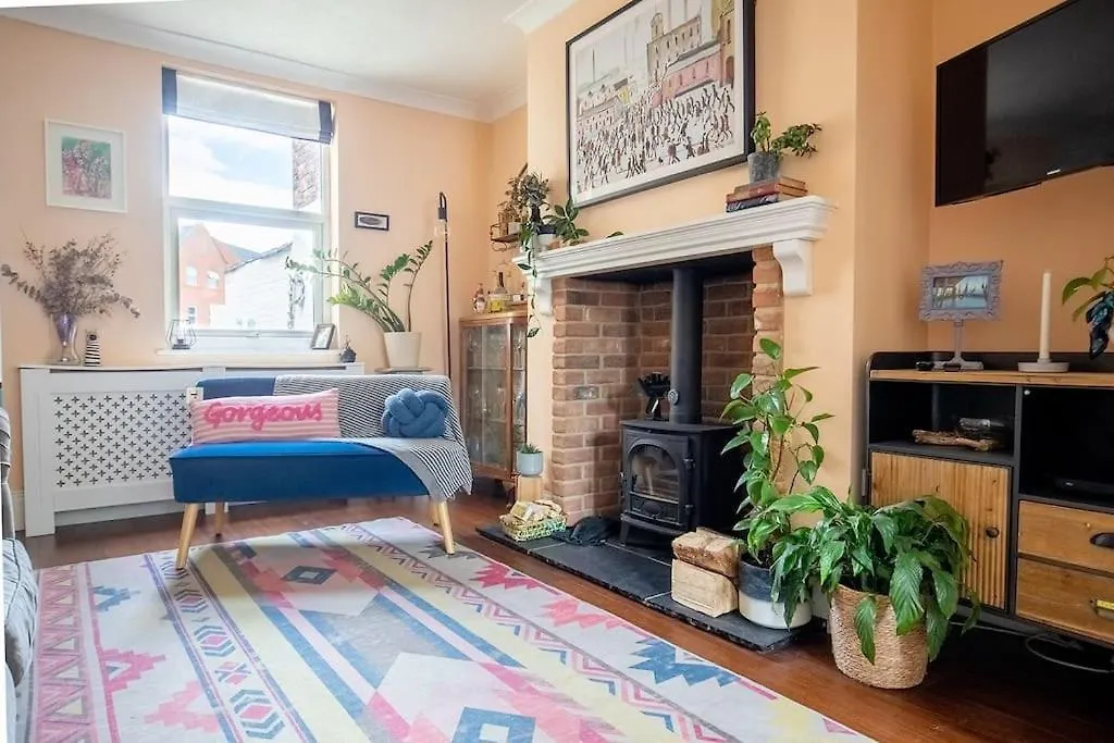 Bridge Terrace - Spacious Living Area, Well Designed & Wood Burner Northallerton