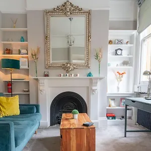 Wifi | Near Major Attractions Apartment Bath