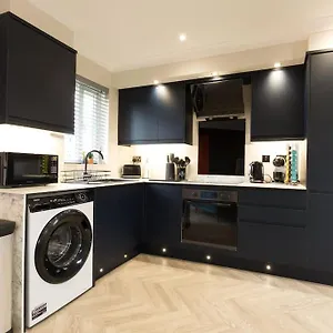 Stylish-2br, Boutique Property, 5min To Manairport Holiday home Wythenshawe
